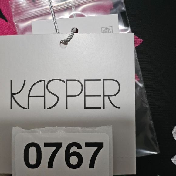 Kasper Woman Top Blouse 2X Black Floral Pink Pullover Crew Flutter Sleeves 0767 - Picture 13 of 13